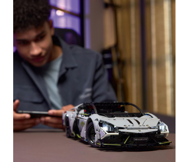 LEGO Technic 42214 Supersamochód Lamborghini Revuelto - 1331708 - zdjęcie 7